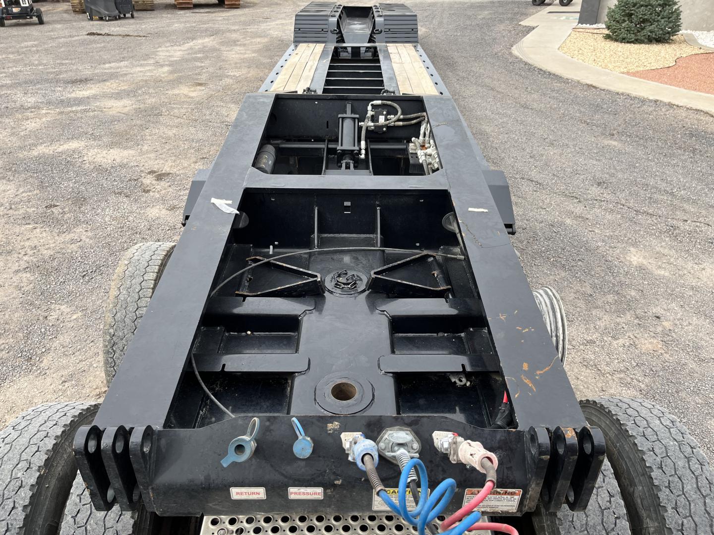 ./imagenes/INVOICE/2019/16959/LOW BOY LOAD KING 554SS (24).JPG